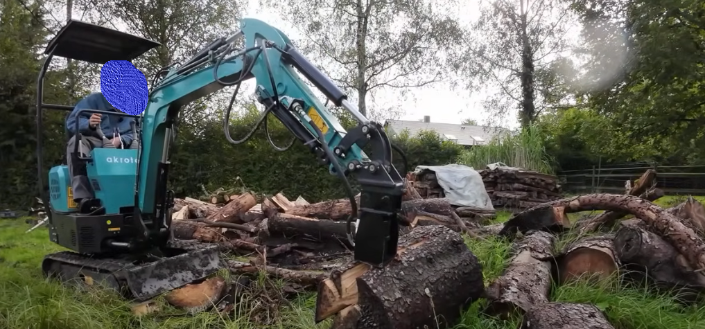 minibagger-kegelspalter-brennholz-drillkegel